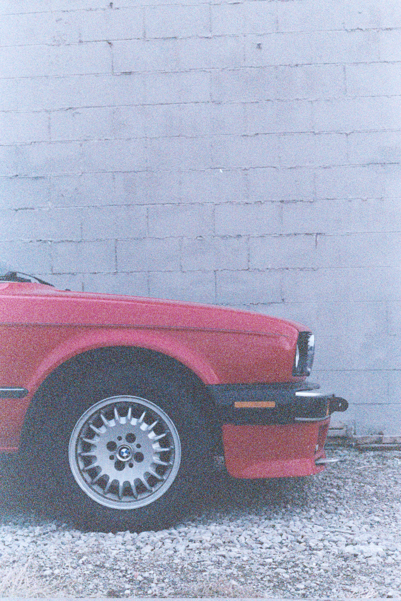 Illustration for article titled So I tried shooting Natura1600 at dusk/night